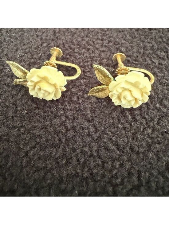 Krementz Jewelry - Vintage Krementz Carved Rose Earrings, Screw Backs